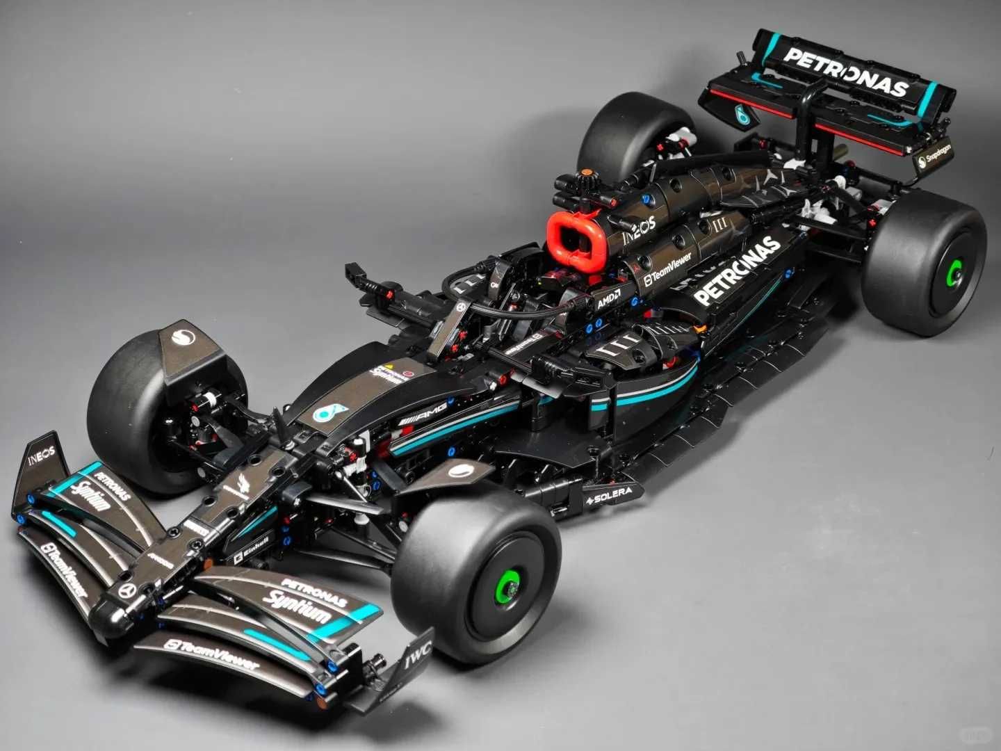 Конструктор Lego technic Mercedes F1 W14 E Performance 1642 деталі