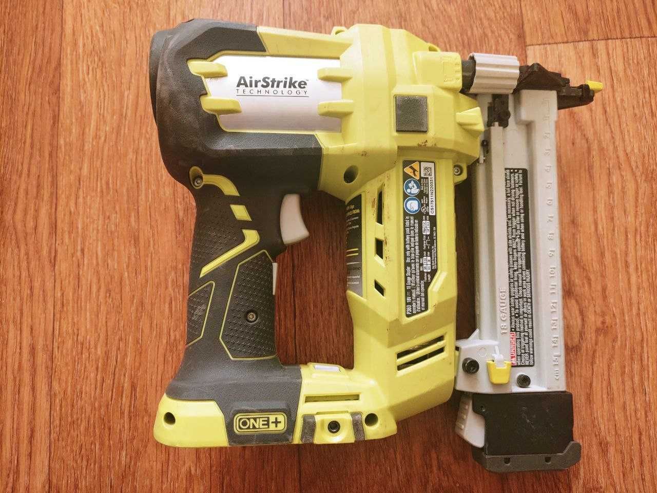 Аккумуляторный строительный степлер Ryobi P360 ONE+ 18V 18GA