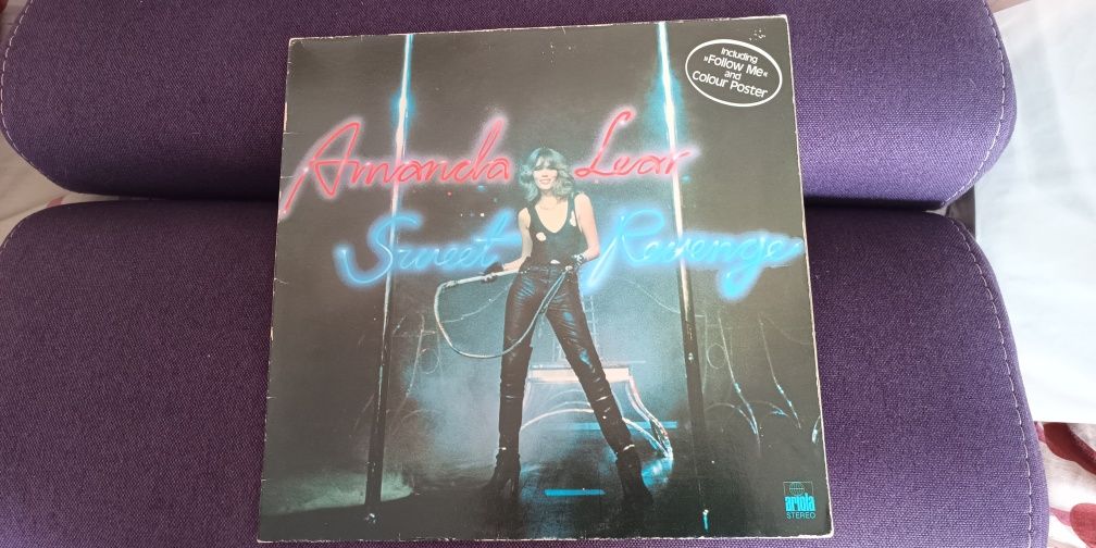 Продам фирм  Винил 
Amanda Lear – Sweet Revenge- Ariola – 1978-Germany