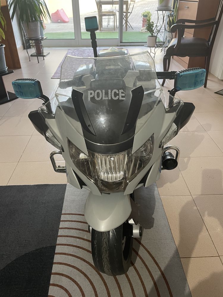 Mota de polícia a bateria para crianças