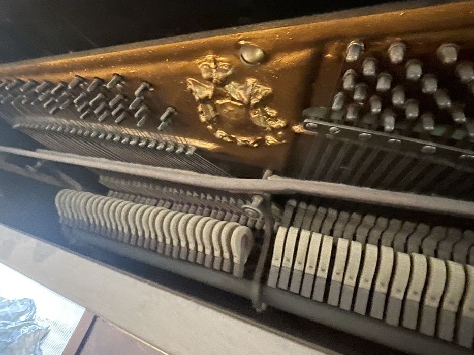 Zabytkowe pianino Fiedler