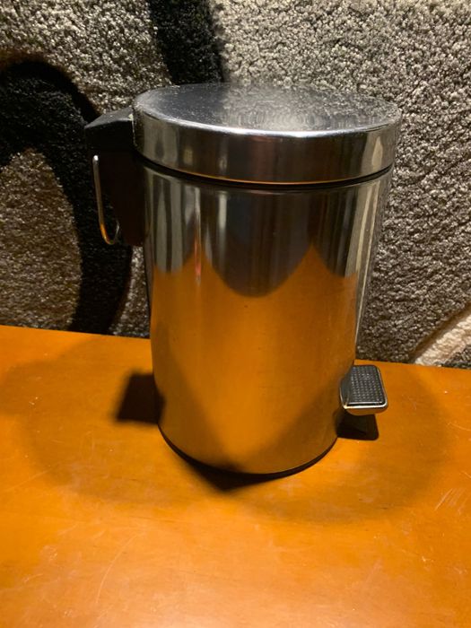 Pojemnik na śmieci do biura