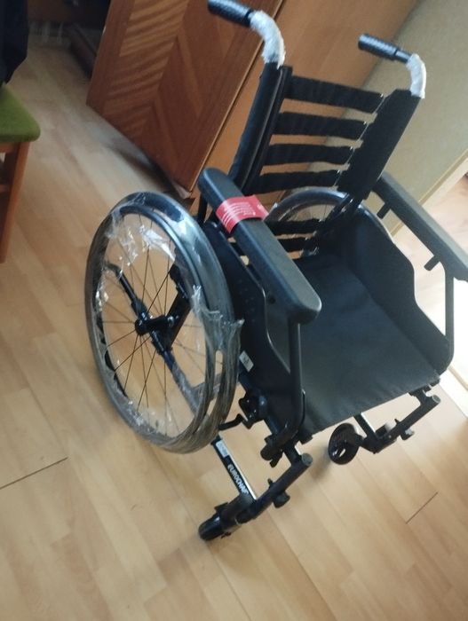 Sprzedam nowy wózek inwalidzki