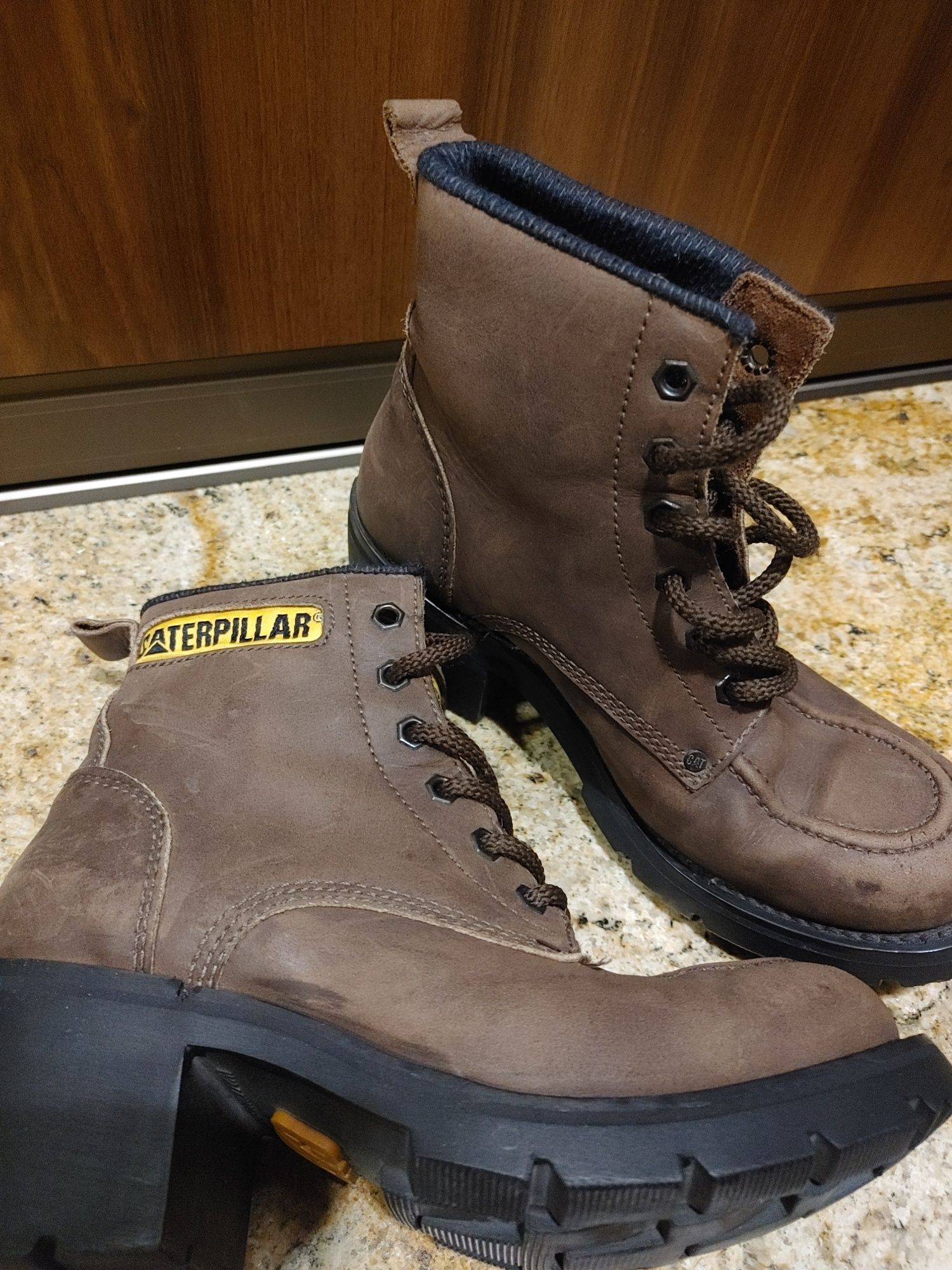Buty caterpillar CAT damskie obcas brązowe 37