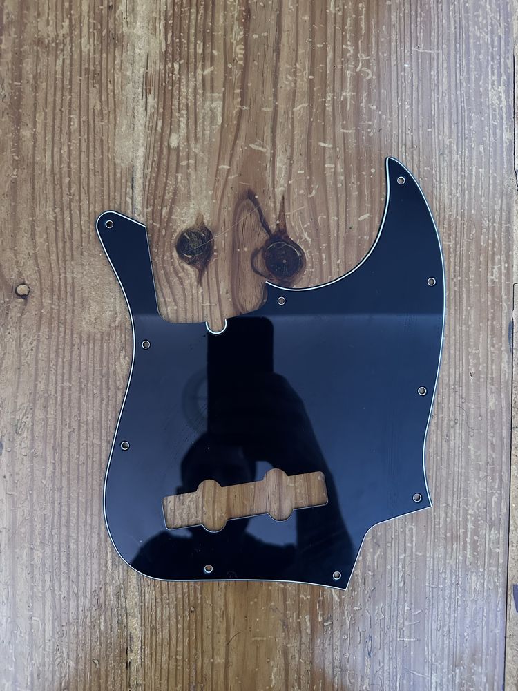 Pickguards Fender Jazz Bass