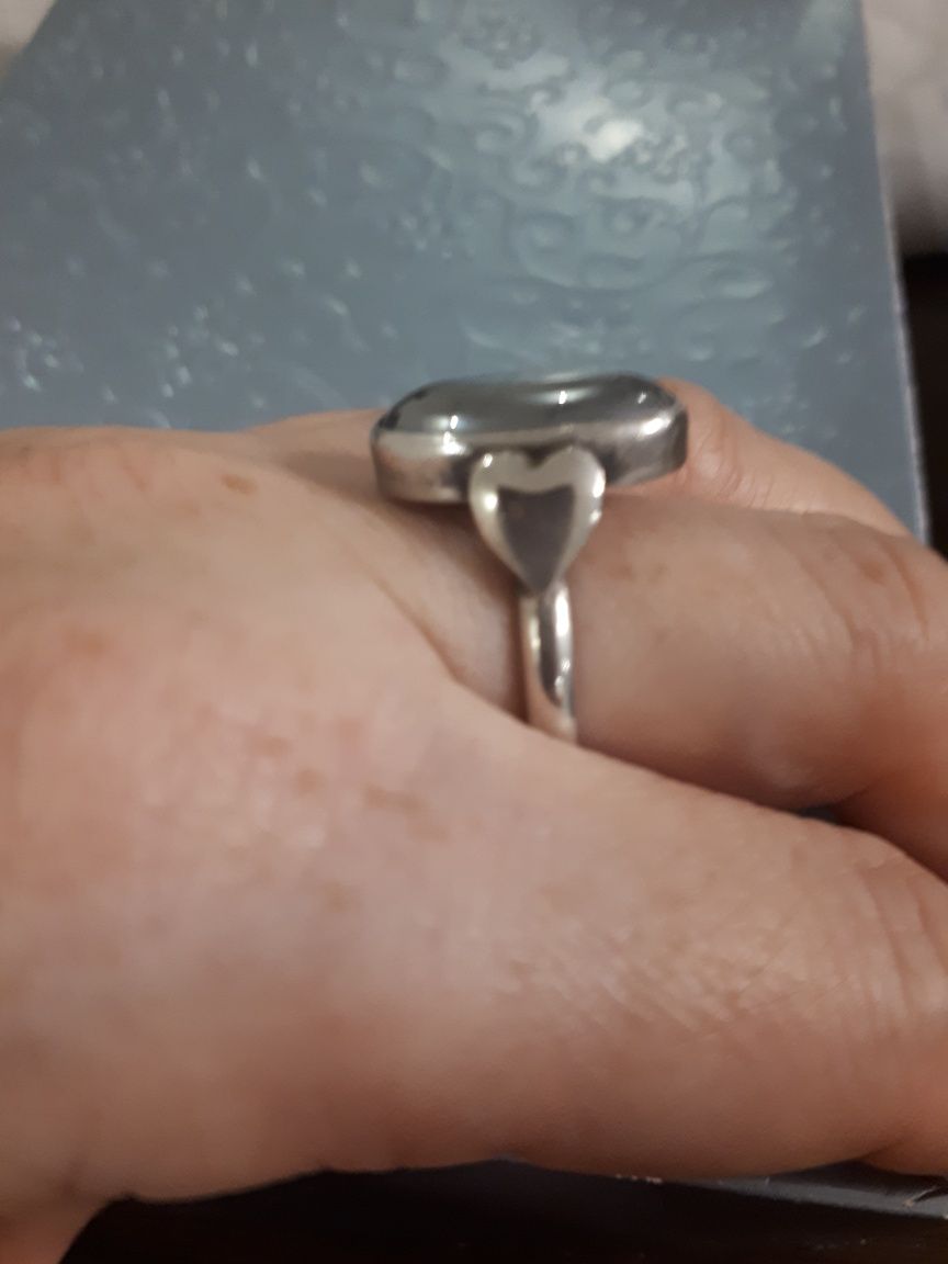 pierścionek srebrny z szarym oczkiem