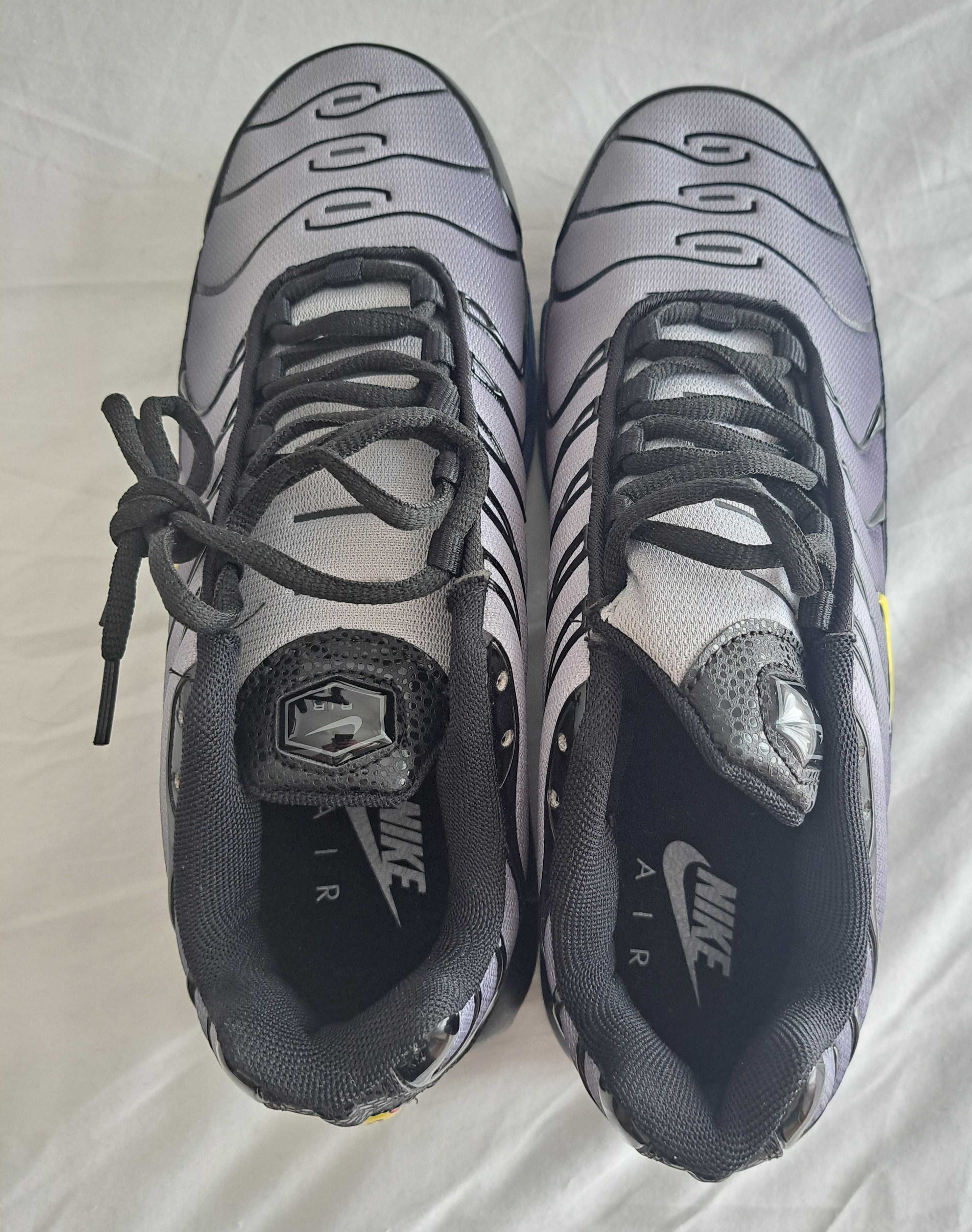 Ténis Nike Air Max Plus  - Tamanho 42 - Novos!