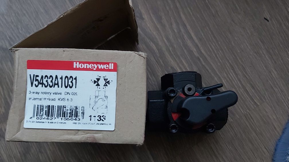 Honeywell V5433A1031, поворотный клапан, Dn20, Pn6