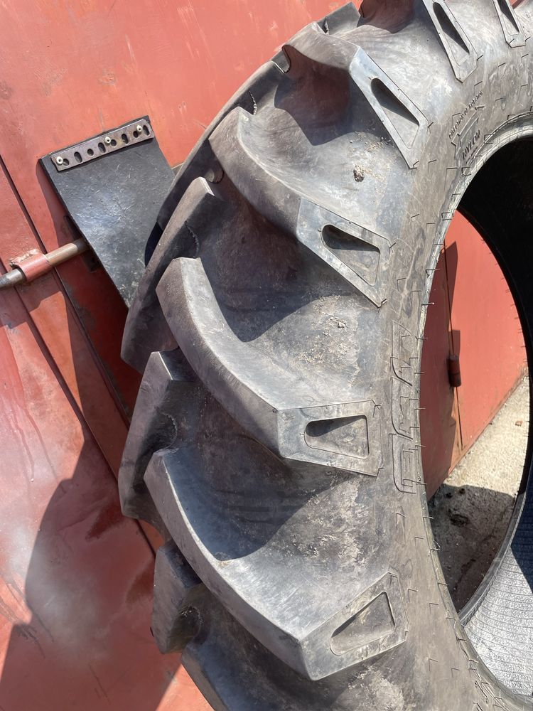 Opony 13.6 R36 BKT TR-135 jak nowe z felgami koła