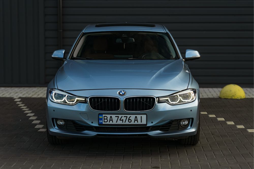 BMW 328i F30 2012
