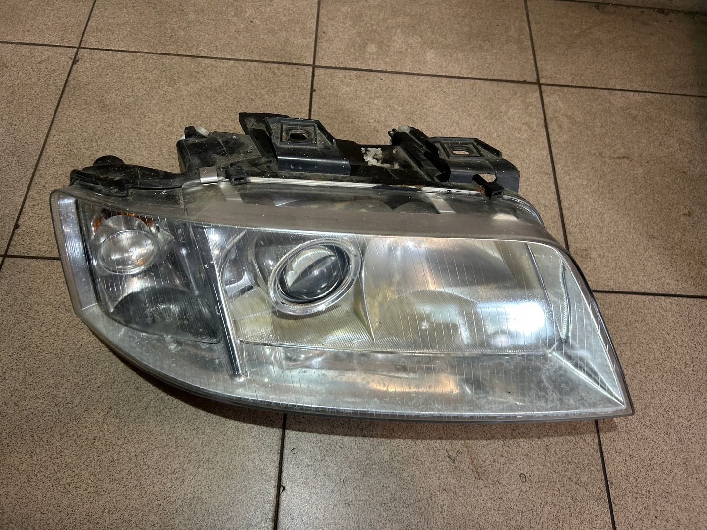 Lampa Halogenowa H7 Prawa przód Audi A6 C5 półlift Przedlift