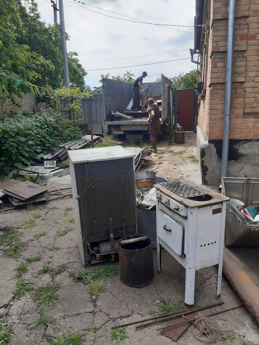 Металобрухт, шлак плазморіза, стружка сталева.