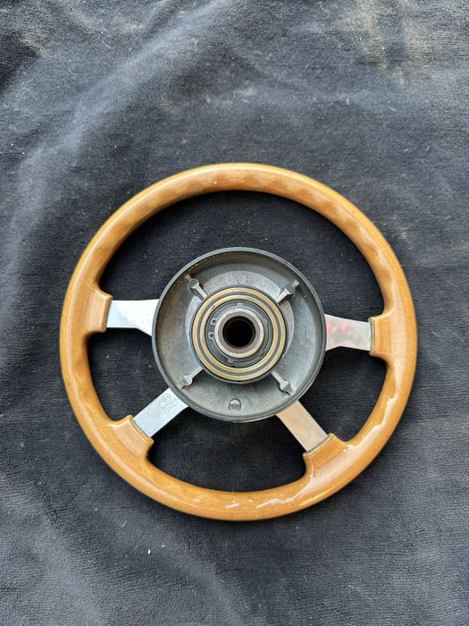 Kierownica drewniana mercedes 190 w124 w202 w210