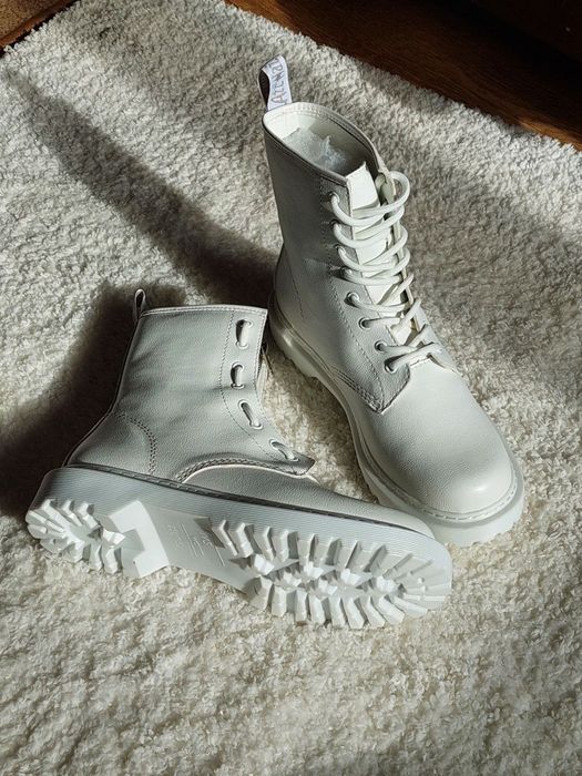 Шикарні шкіряні черевики ботинки білі чорні Dr.martens мартінс