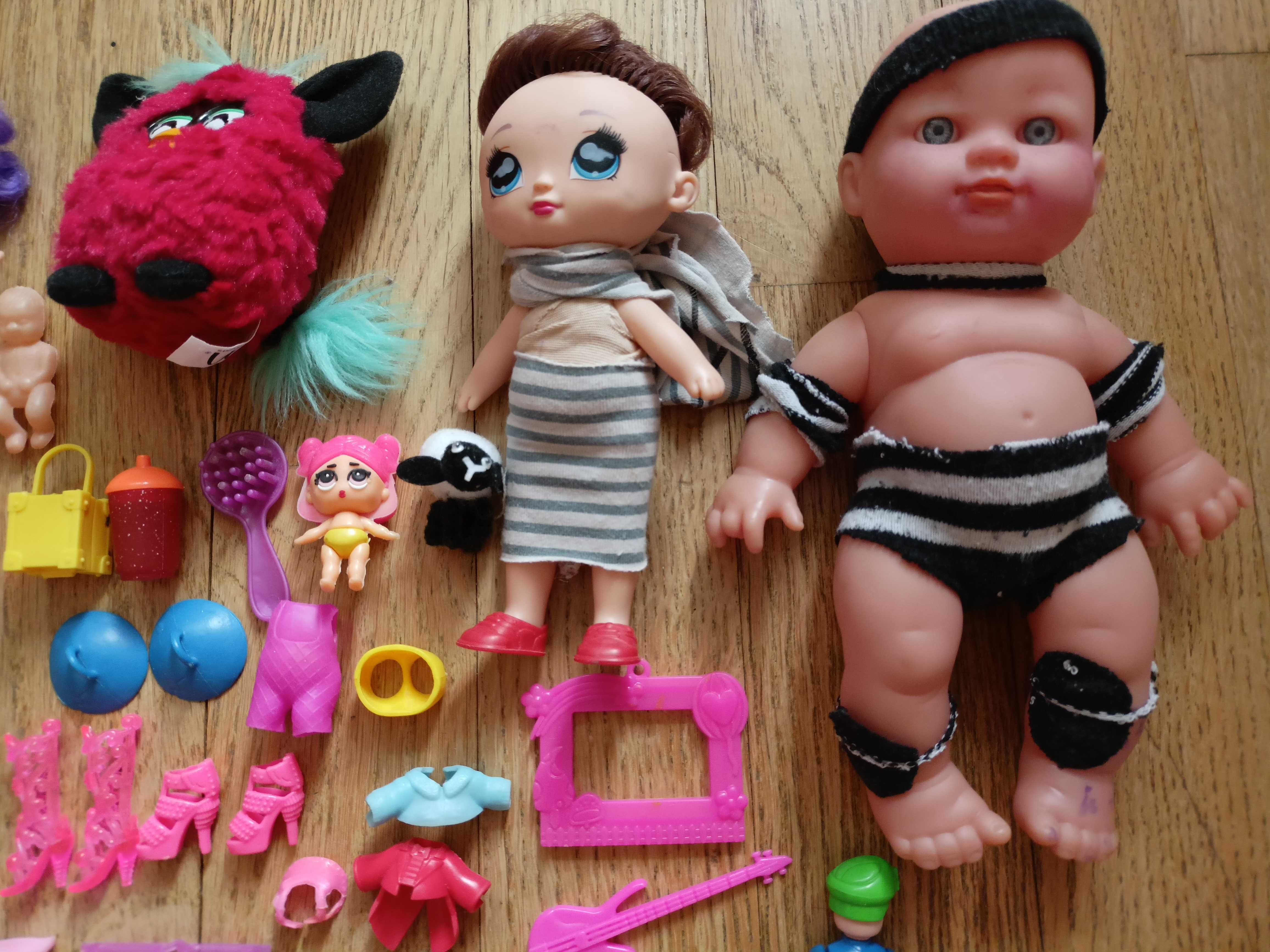 Ляльки різні з аксесуарами, іграшки, ціна за все.