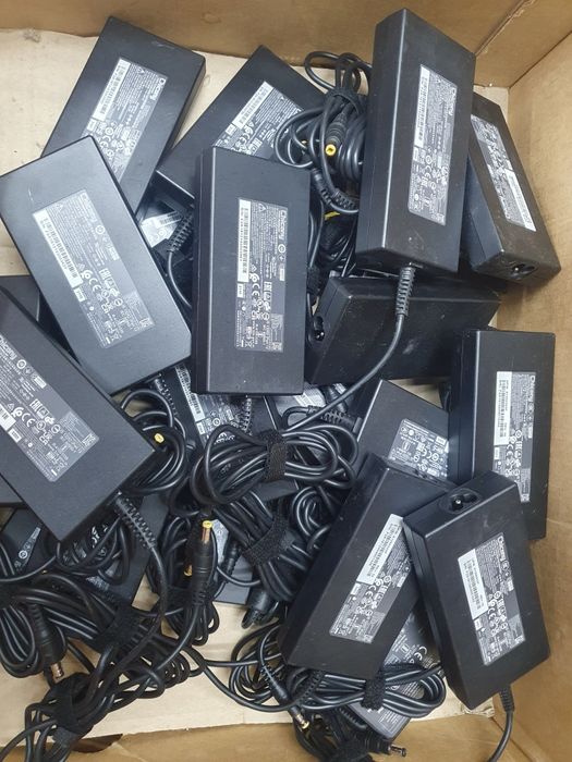 Зарядка зарядное блок питания живлення Chicony Asus MSI 135w 5.5×2.5мм