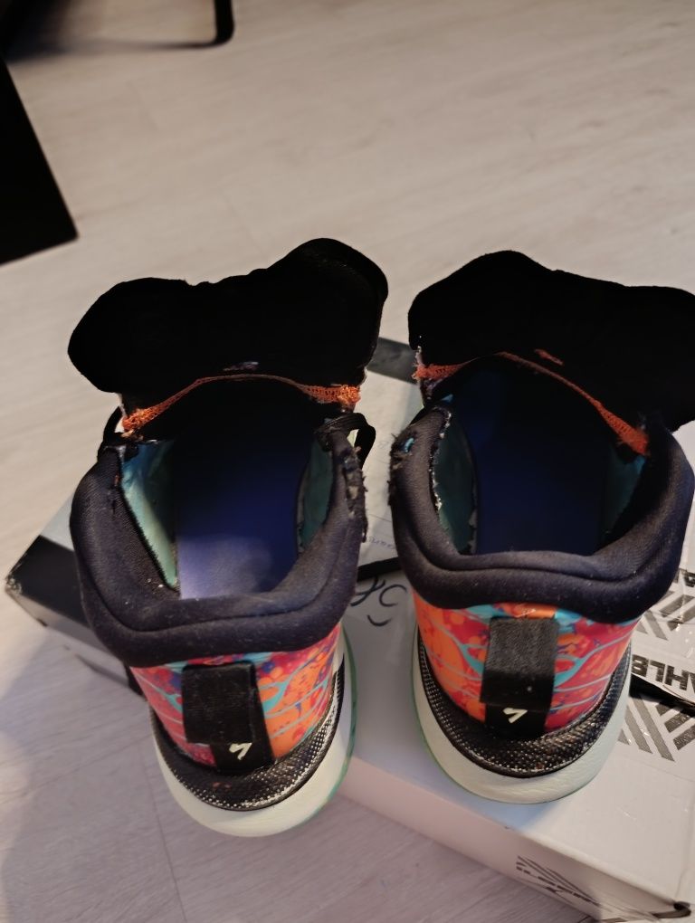 Buty Jordan Zion 1