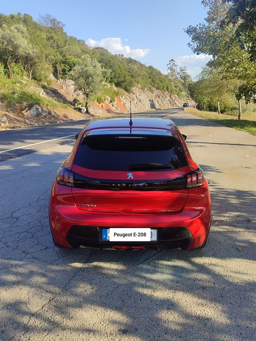 Peugeot E-208 Style (eletrico)