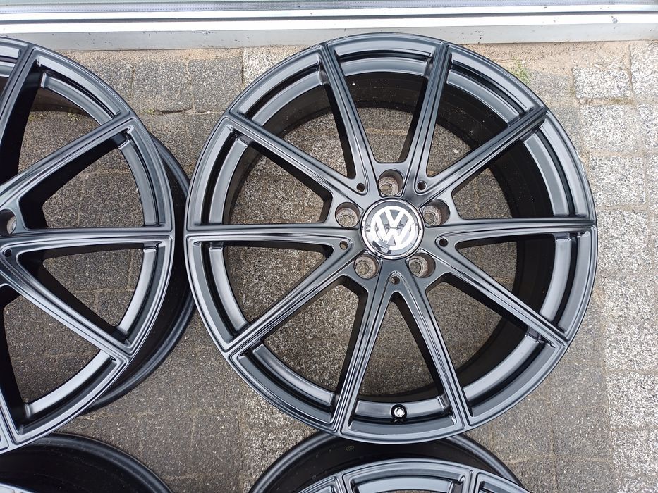 18" VW Golf Caddy Eos Touran Passat CC Scirocco  Audi A3 Skoda CZARNE