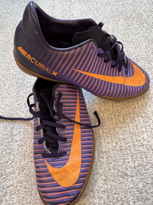 Оригінальні футзалки NIKE