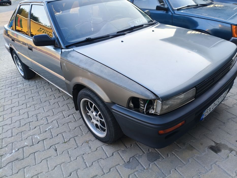 Автомобіль на повному ходу