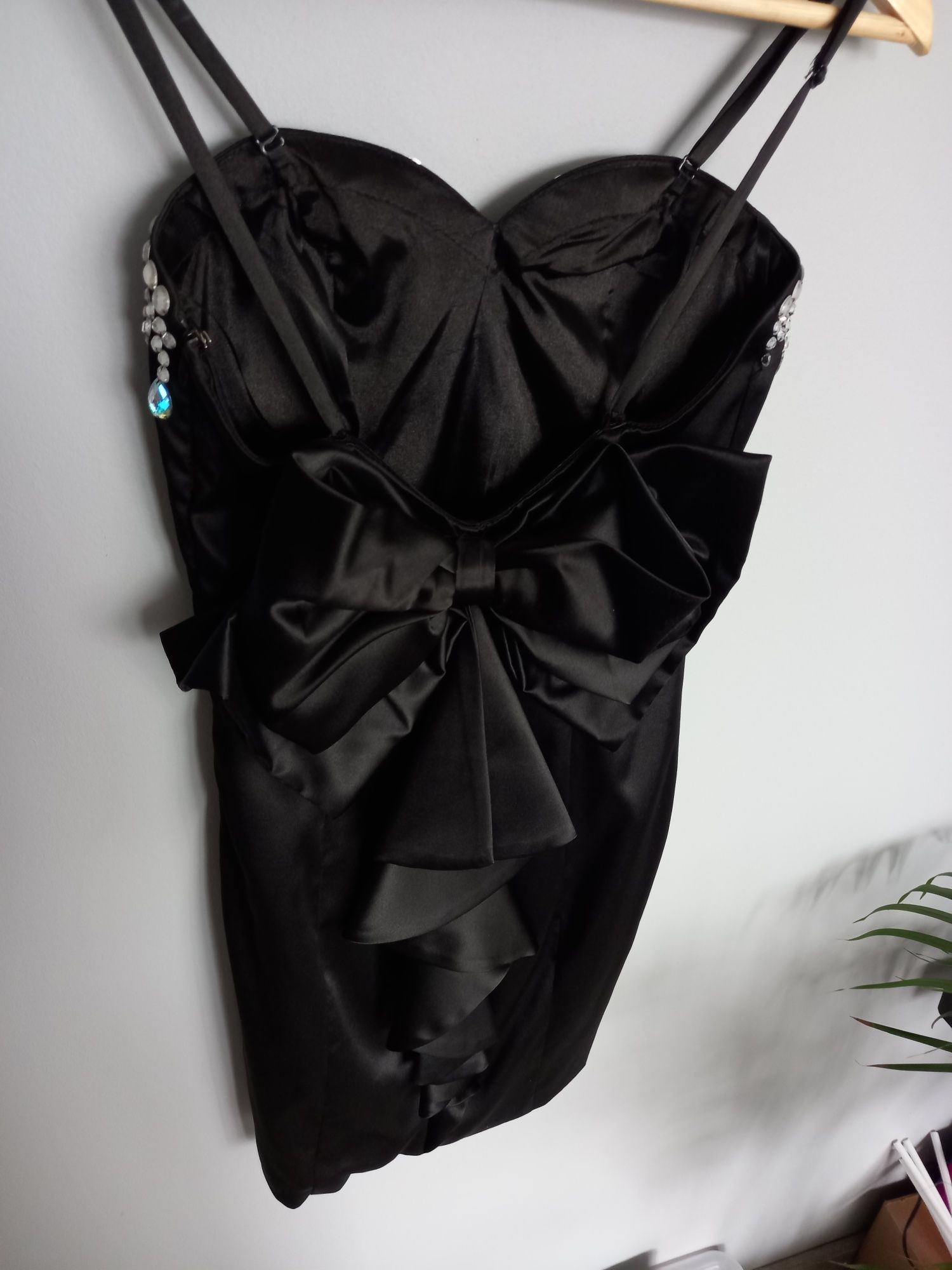 Sukienka czarna ramiączka kokarda Pretty Woman diamenty kryształki