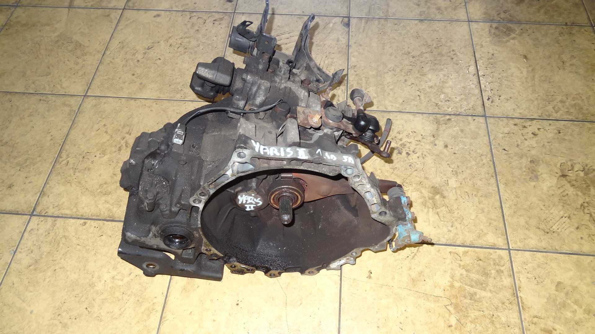 Toyota yaris II  1.4 D4D 06- skrzynia biegów 5b