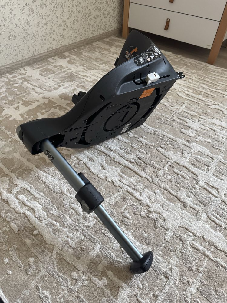 База Cybex Base Z для автокрісла Cloud Z i-Size / Sirona Z i-Size