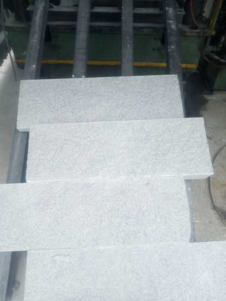 Pedras rachadas para muros granito cinza Mangualde