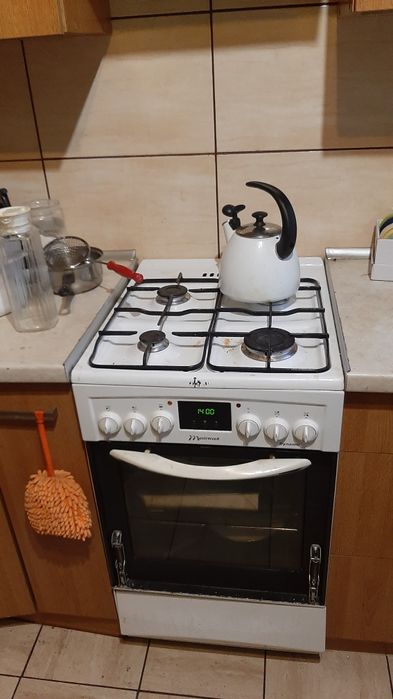 Rezerwacja do soboty Kuchnia gazową z okapem