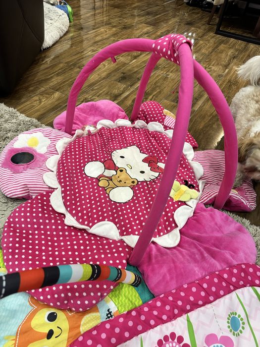 3 maty z zabawkami + jedna bez uzywnae w hodowli