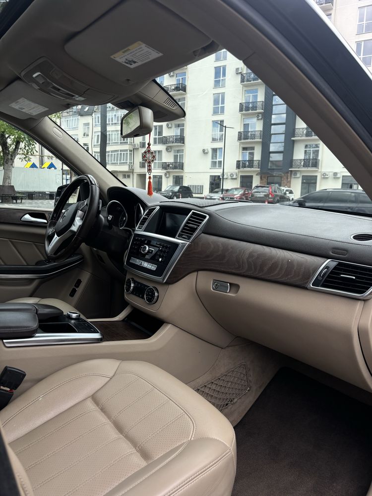 Mercedes-Benz GL350d 2013
