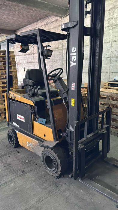 Empilhador Elétrico Yale ERP20AAF E2130 — 2003 — Oportunidade