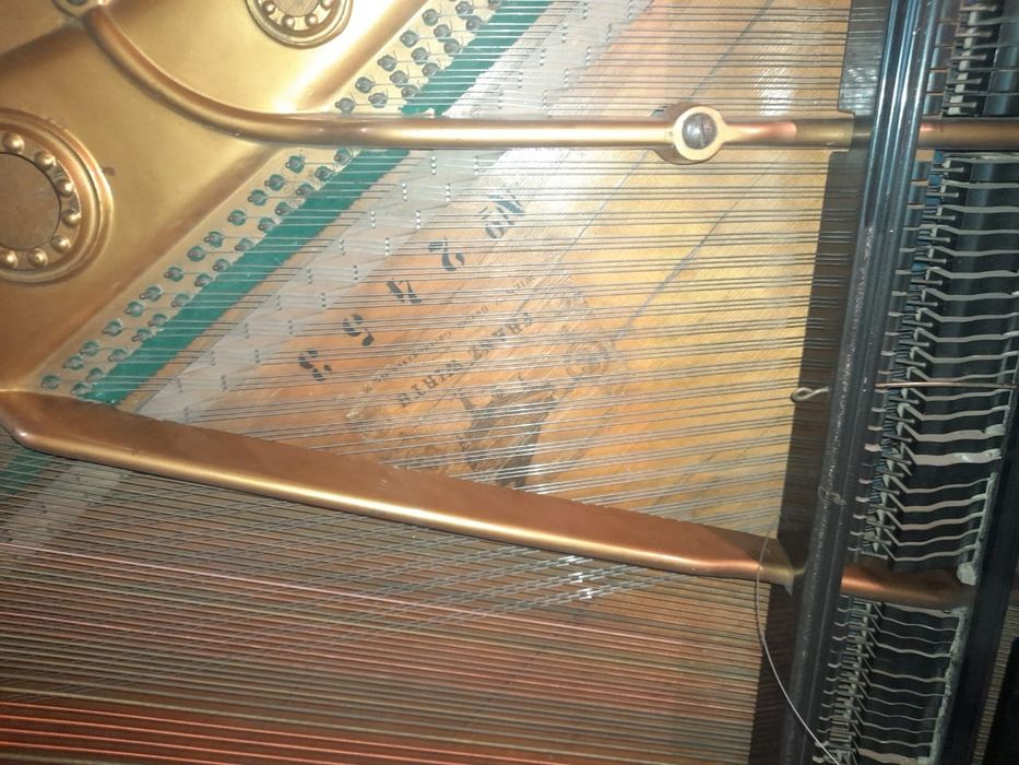 Рояль. Кабинетный рояль, фабрика Bösendorfer. Конец 19-го века.