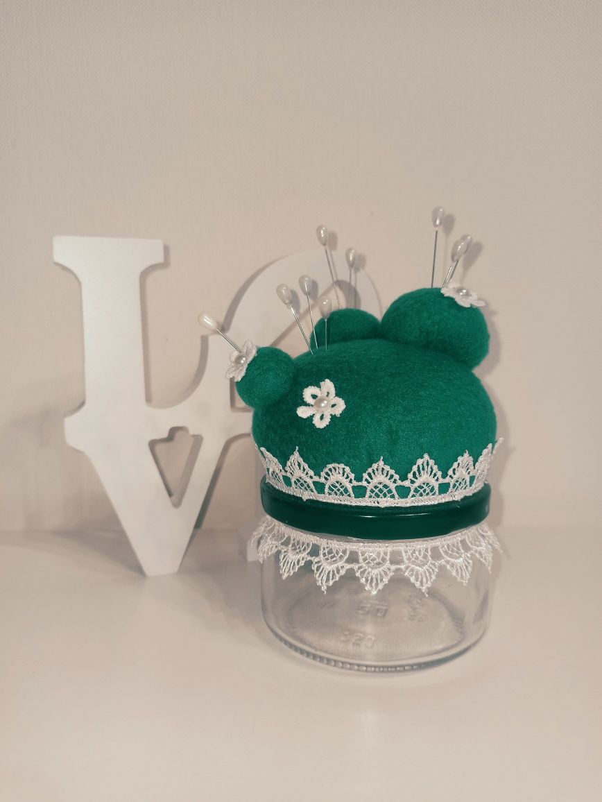 Игольница, подарок на праздник