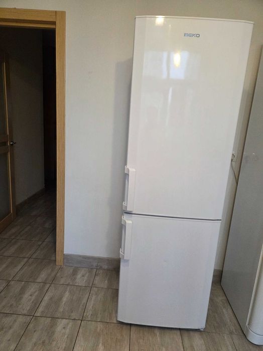 Продам холодильник Веко, б/у