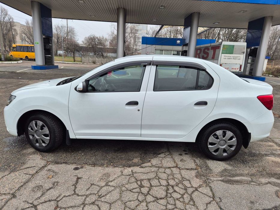 Renault Logan 2016г 1.2двигатель 114тыс км пробег