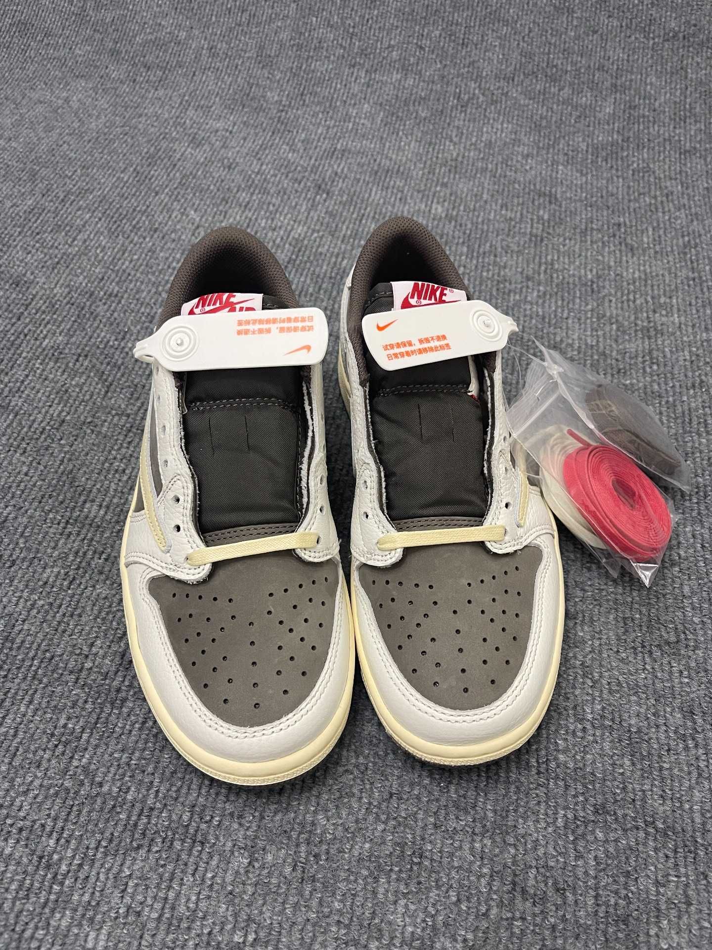 Travis_Scott/Buty_Jordan1_Retro_Low_OG_SP Unisextrampki R.41
