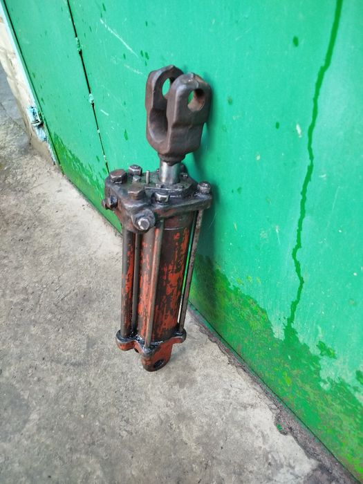 Гидроцидиндр навески ЦС-75