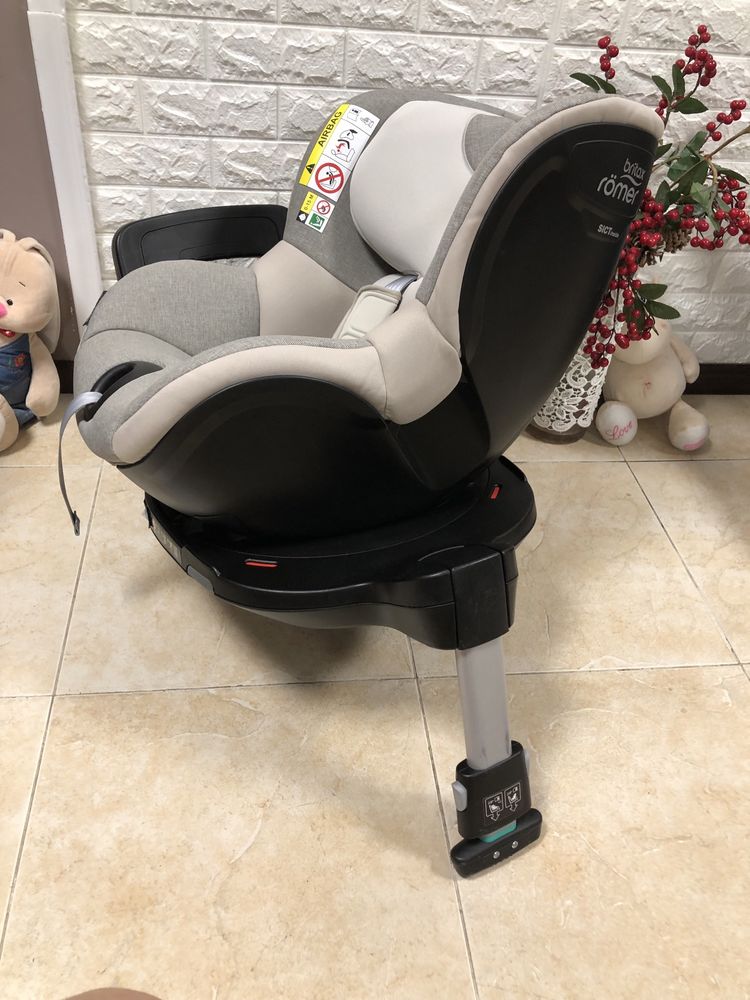 Автокрісло Britax Römer DUALFIX M i-SIZE Група 0+/1 (0-18 кг) бритакс