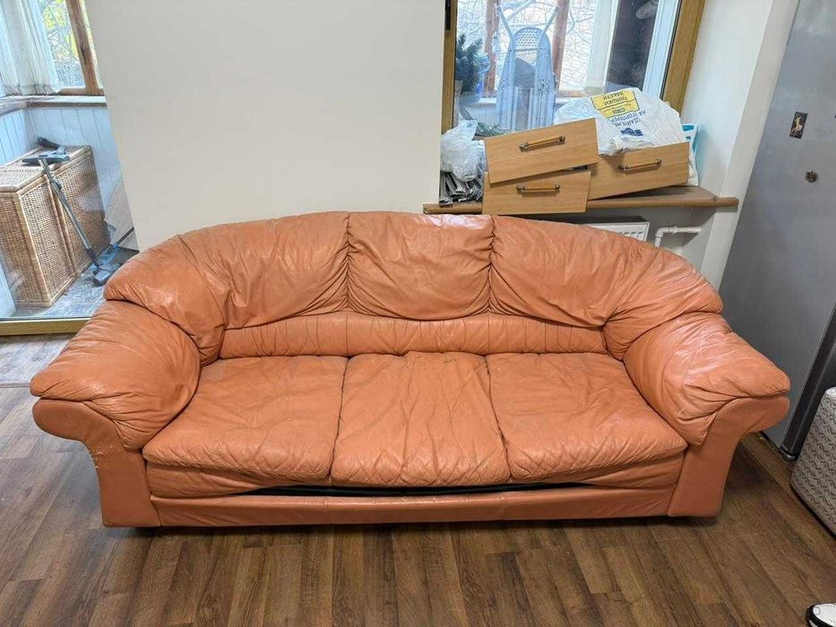 Продам не дорого диван шкіряний