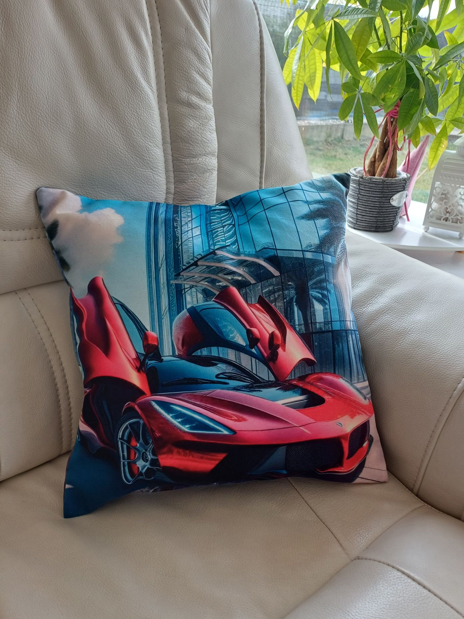 Nowa poduszka dekoracyjna z weluru tapicerskiego 40x40 autko