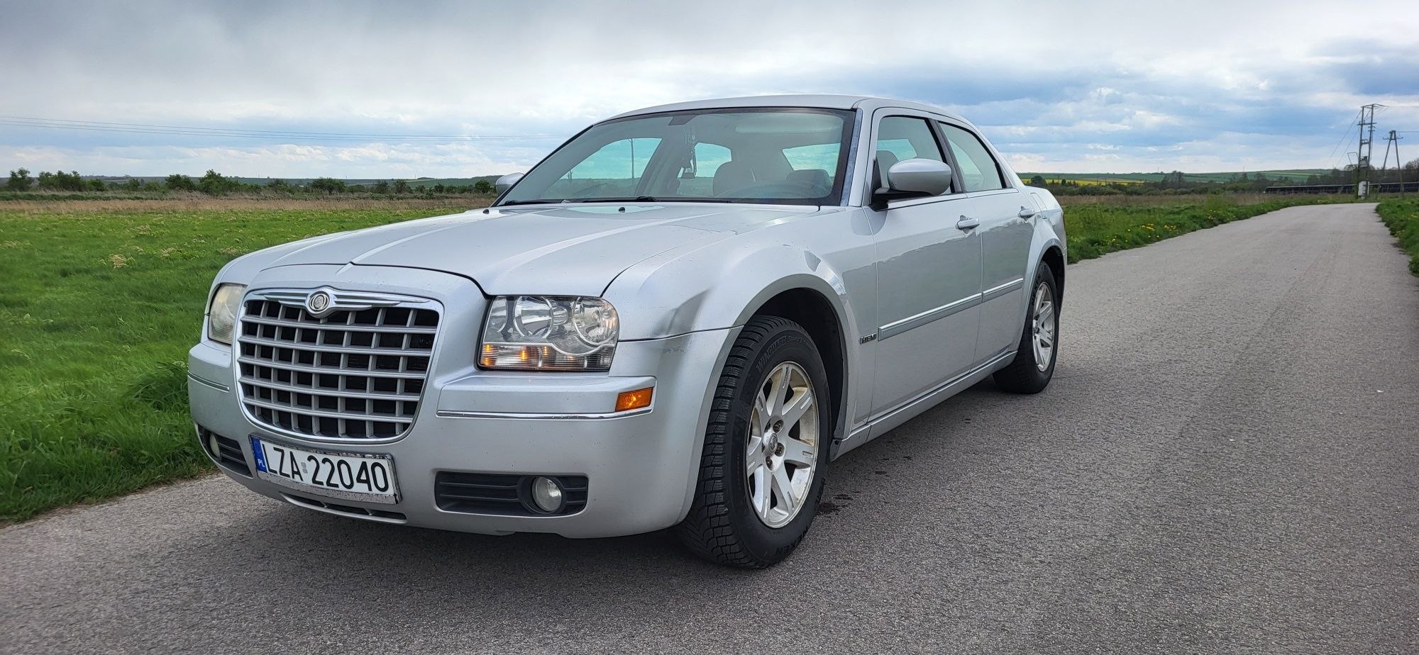 Chrysler 300c 3.5L benzyna automat 2 komplety opon zima/lato LPG