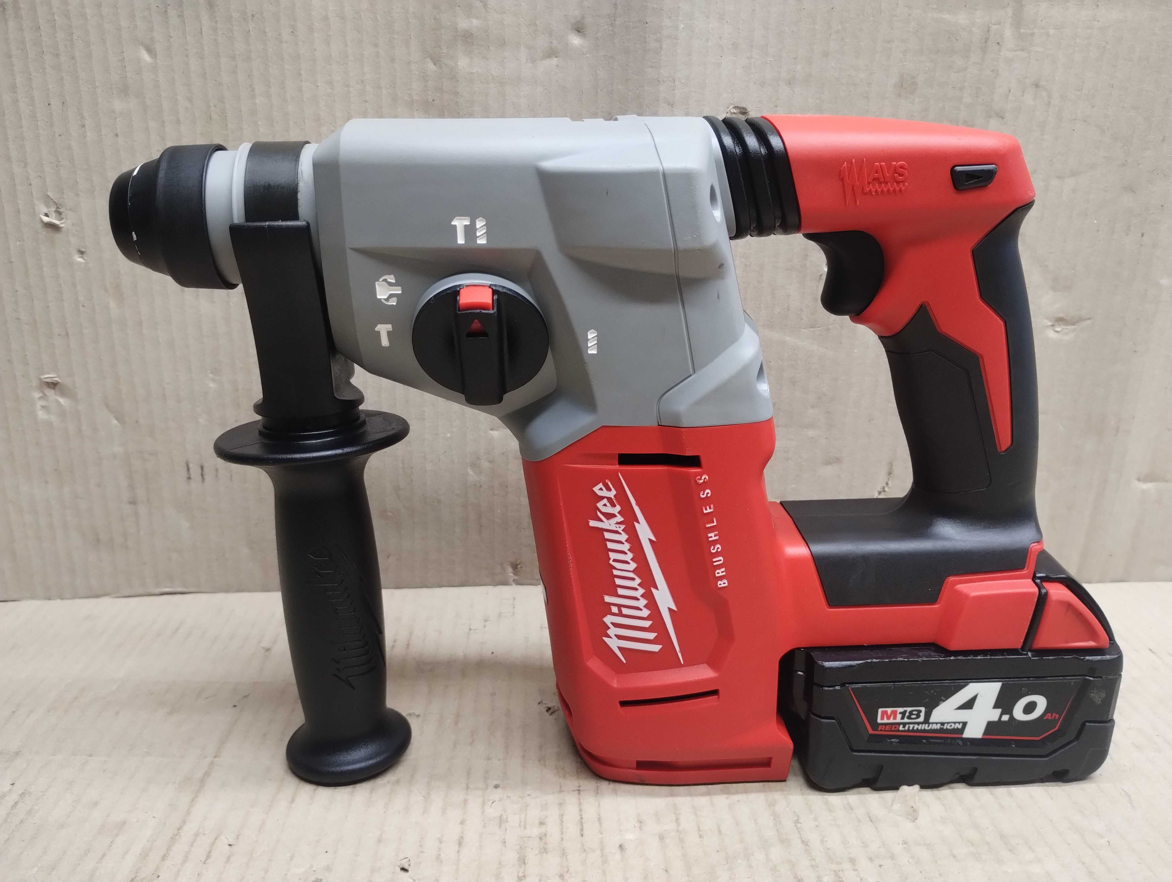 Młotowiertarka Milwaukee m18 BLH z 2024 roku 4.0Ah