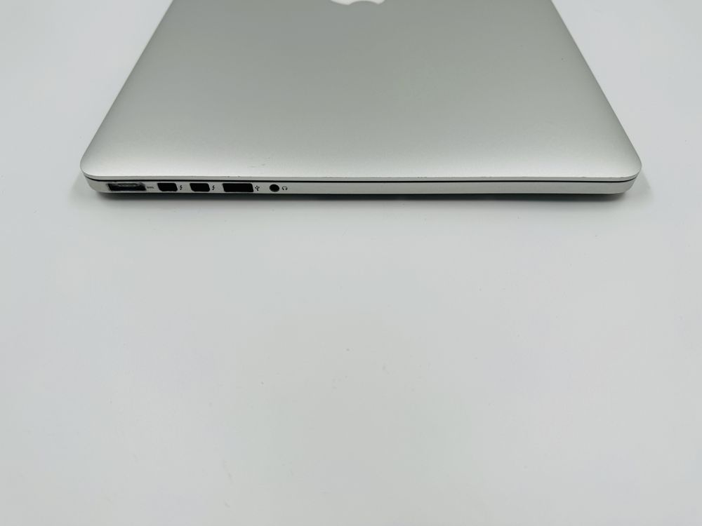 Apple Macbook Pro 15 2015 i7 16GB RAM 256GB SSD AMD R9 il4815
