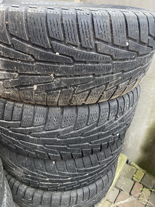 Продам шини зимові 275/65/17