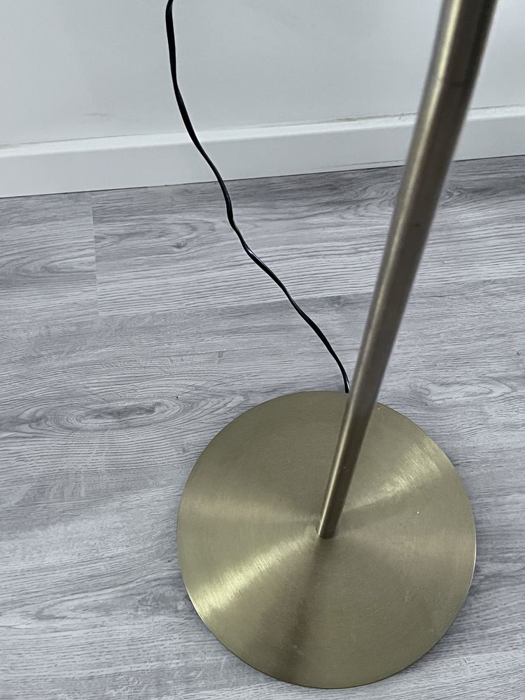 Candeeiro ikea preto e dourado