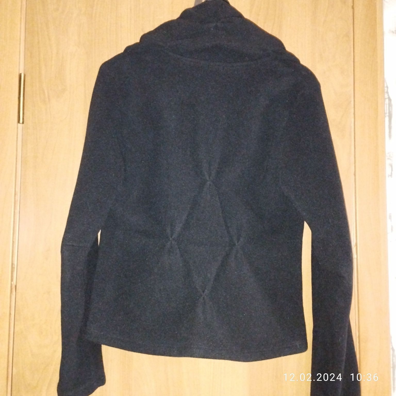 Стильна флісова куртка, розмір M-L, 350 гривень