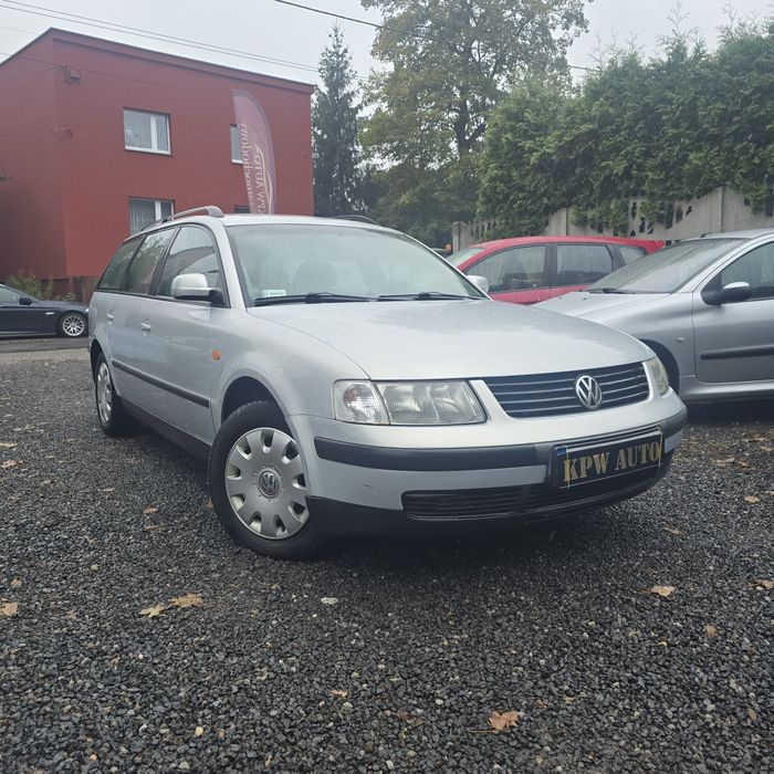 Volkswagen Passat B5 1.6 ben *climatronic *2x koła *hak *grzane fotele