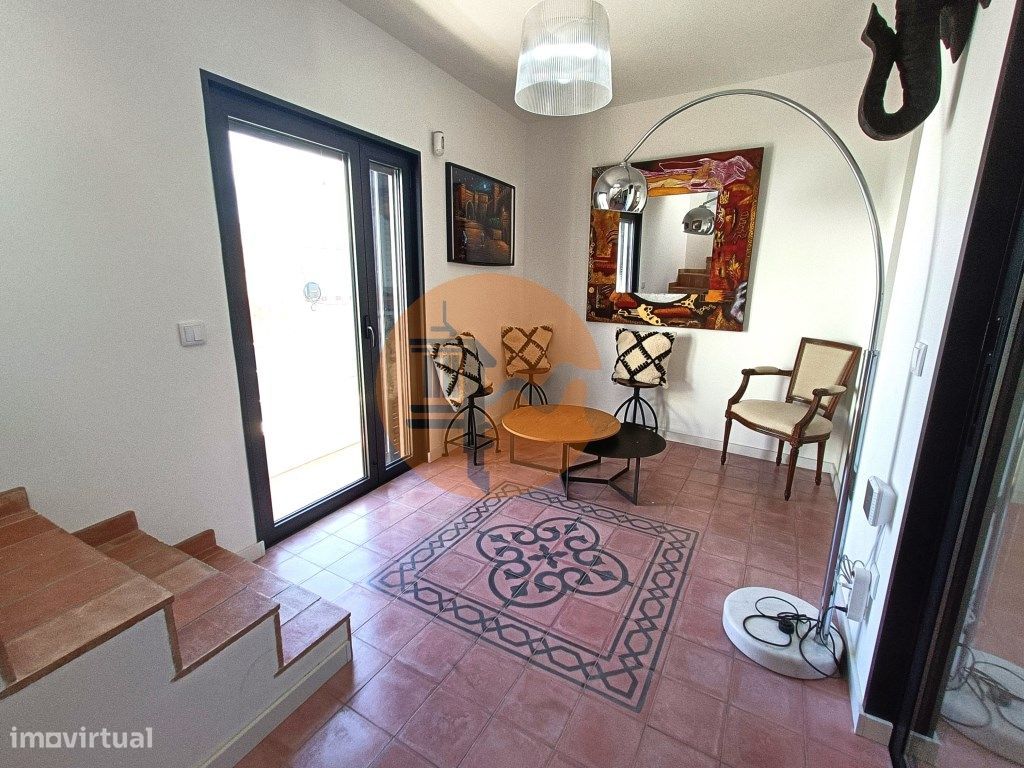 Casa Típica com Piscina na Baixa de Olhão.